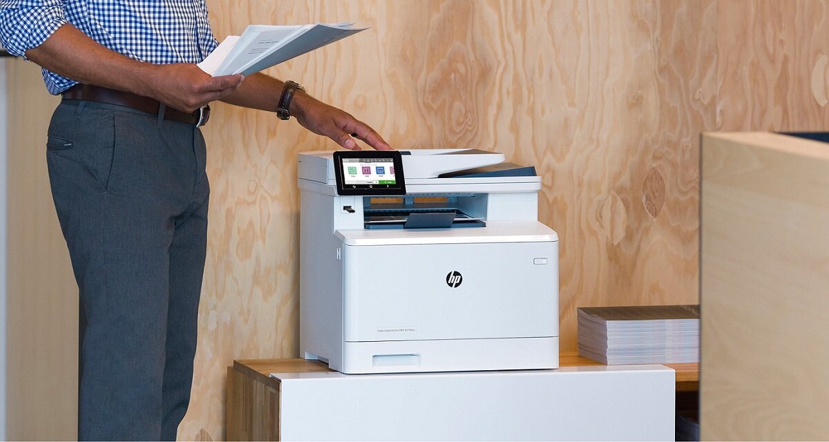 Urządzenie HP LaserJet Pro M479fnw drukowanie skanowanie kopiowanie tusz jakość kolor czerń zbiornik przyciski płynność oszczędność wymiary Rozdzielczość druku